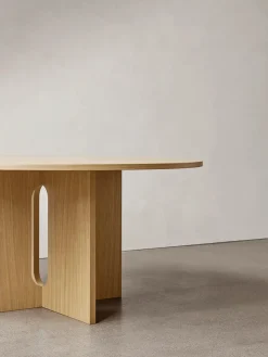 Audo Copenhagen Androgyne Dining Table Ø120 dark stained oak fra Best
