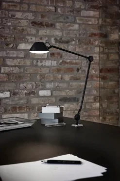 Fritz Hansen AQ01 bordlampe fra Online