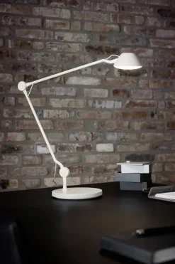 Fritz Hansen AQ01 bordlampe fra Online