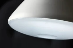 Fritz Hansen AQ01 bordlampe fra Online
