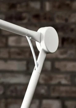 Fritz Hansen AQ01 bordlampe fra Online