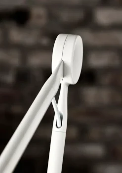 Fritz Hansen AQ01 bordlampe fra Online