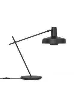Grupa Arigato kort bordlampe fra New