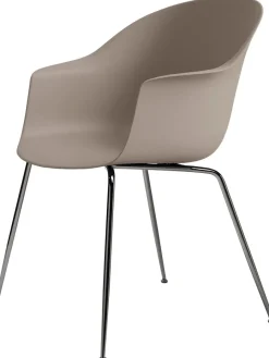 GUBI Bat Spisestol, conic base fra Outlet