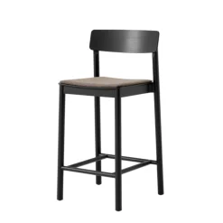 &Tradition Betty TK14 counterstol med polster fra New
