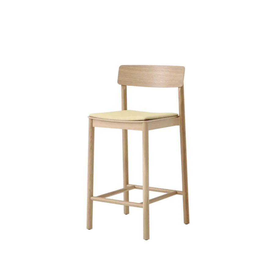 &Tradition Betty TK14 counterstol med polster fra New