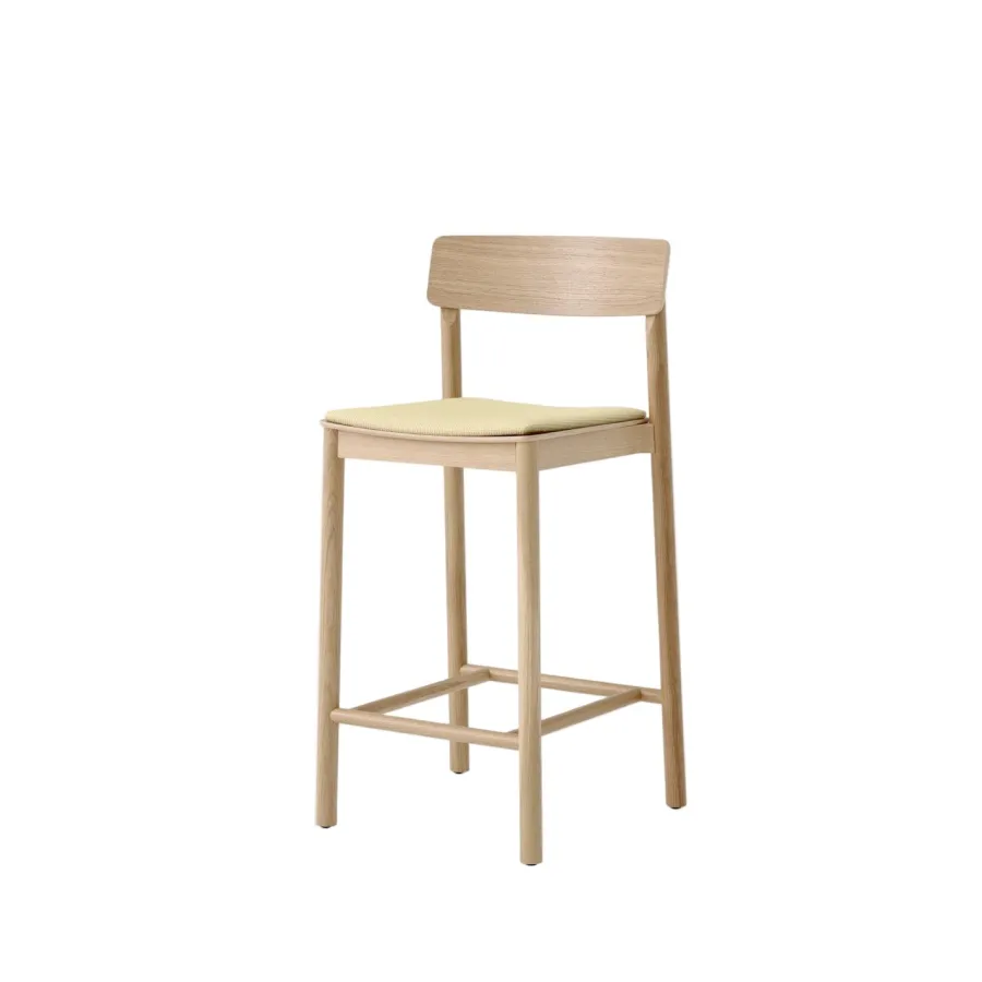 &Tradition Betty TK14 counterstol med polster fra New