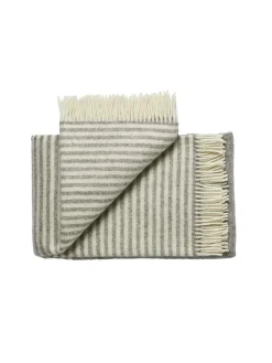 Silkeborg Uldspinderi Bogø Plaid, light nordic grey fra