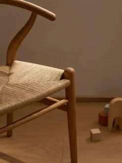 Carl Hansen & Søn CH24 Children's Chair af Hans J. Wegner Outlet