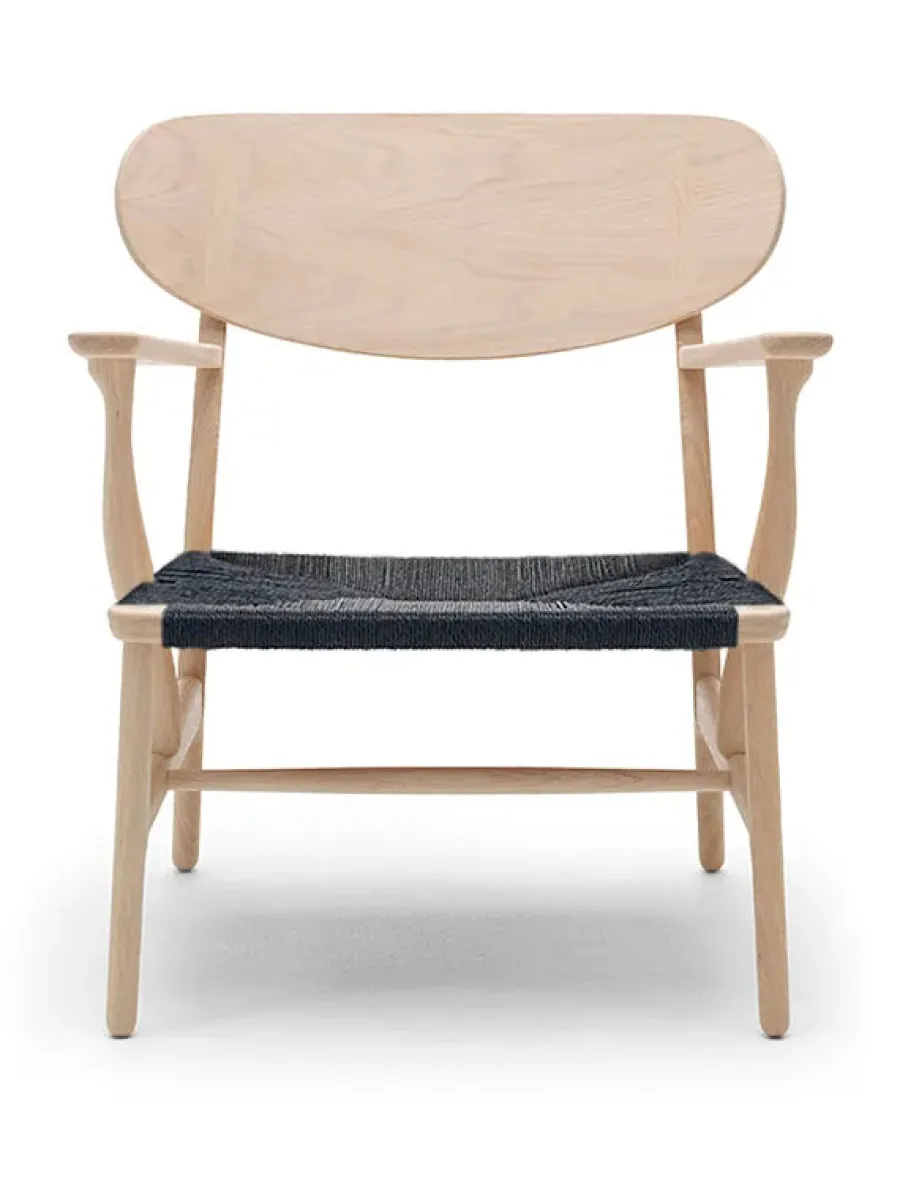 Carl Hansen & Søn CH22 Loungestol af Hans J. Wegner