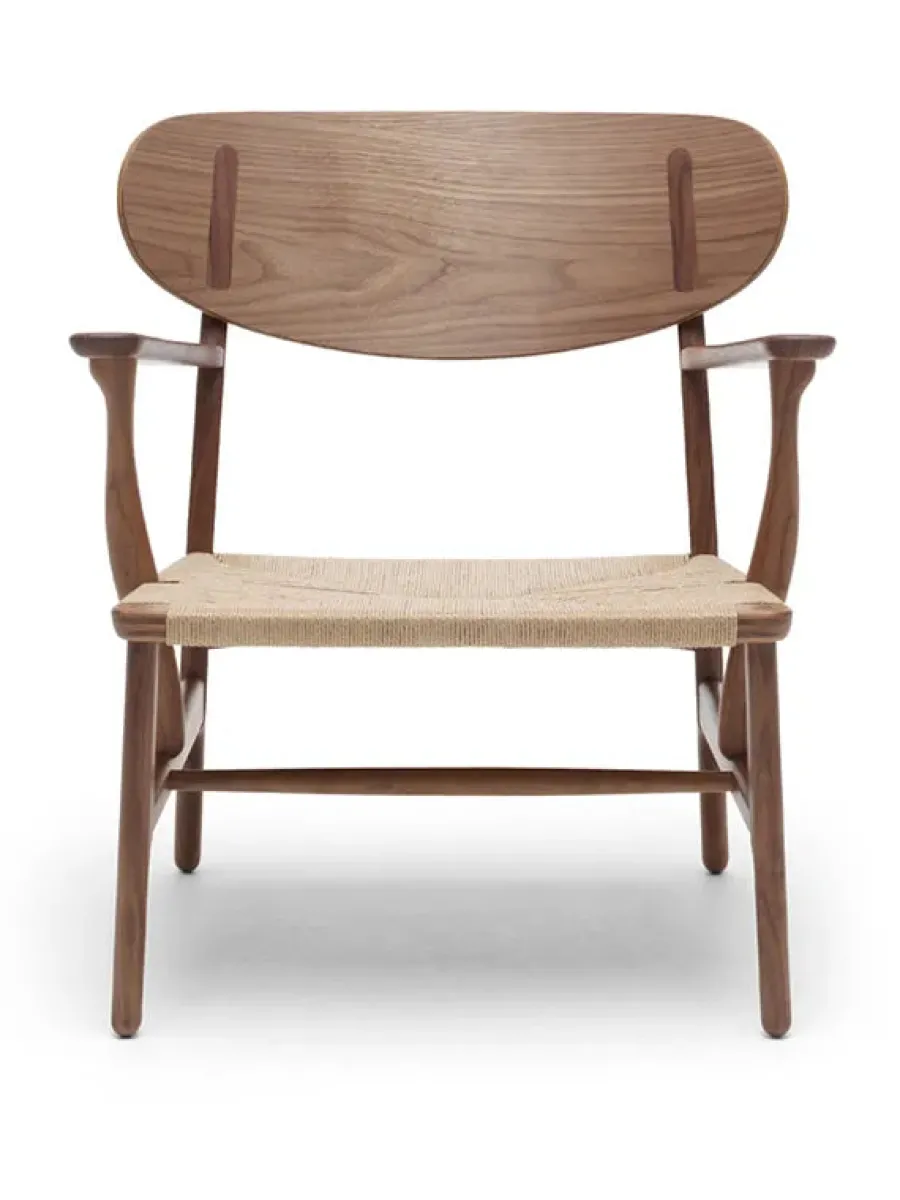 Carl Hansen & Søn CH22 Loungestol af Hans J. Wegner