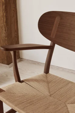 Carl Hansen & Søn CH22 Loungestol af Hans J. Wegner