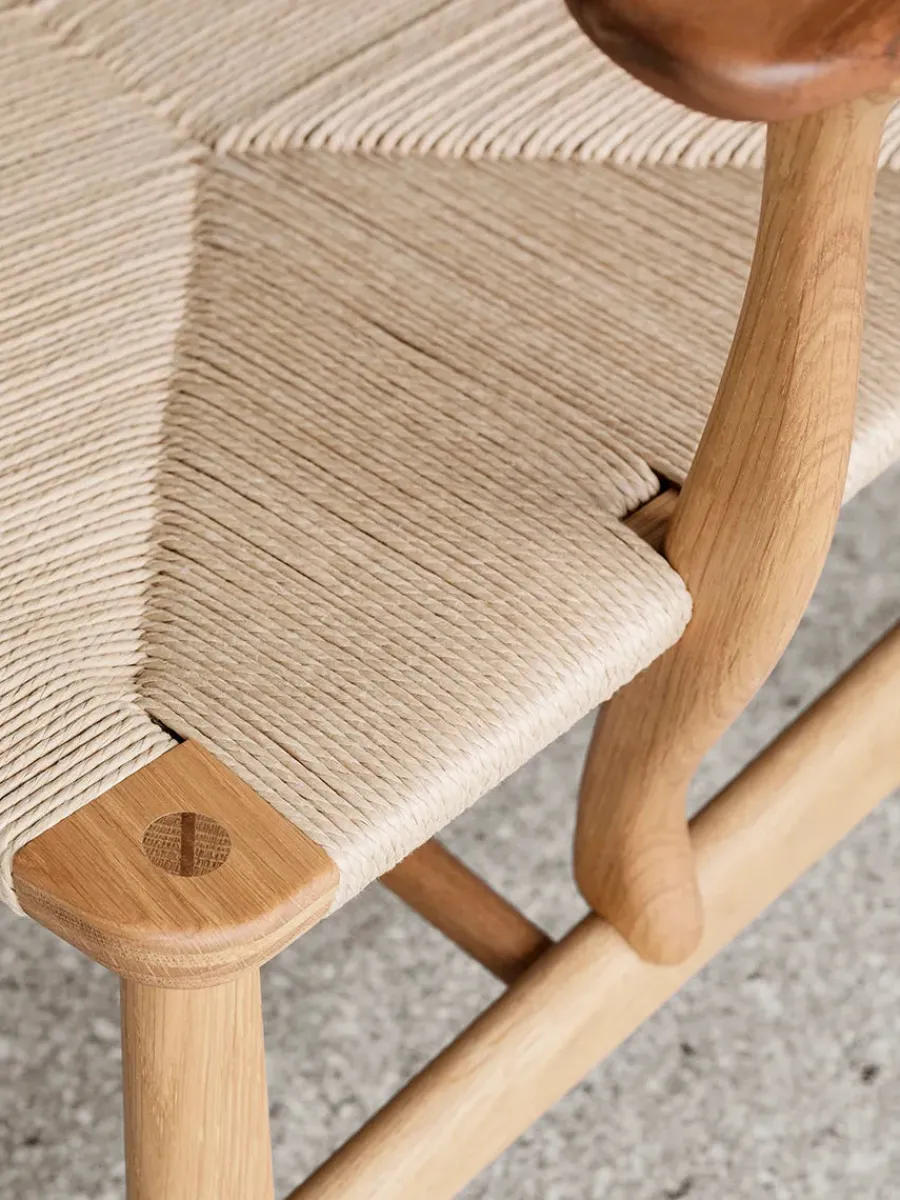 Carl Hansen & Søn CH22 Loungestol af Hans J. Wegner