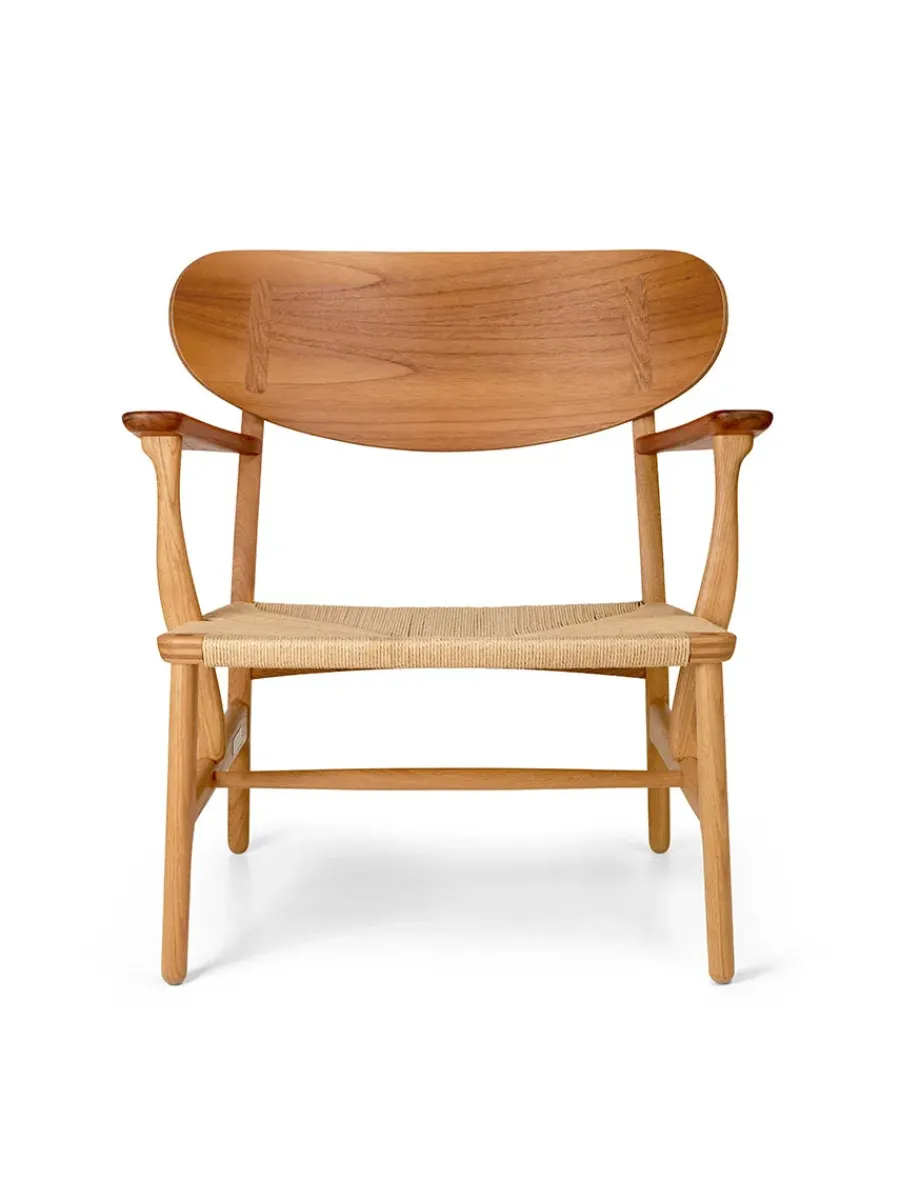 Carl Hansen & Søn CH22 Loungestol af Hans J. Wegner