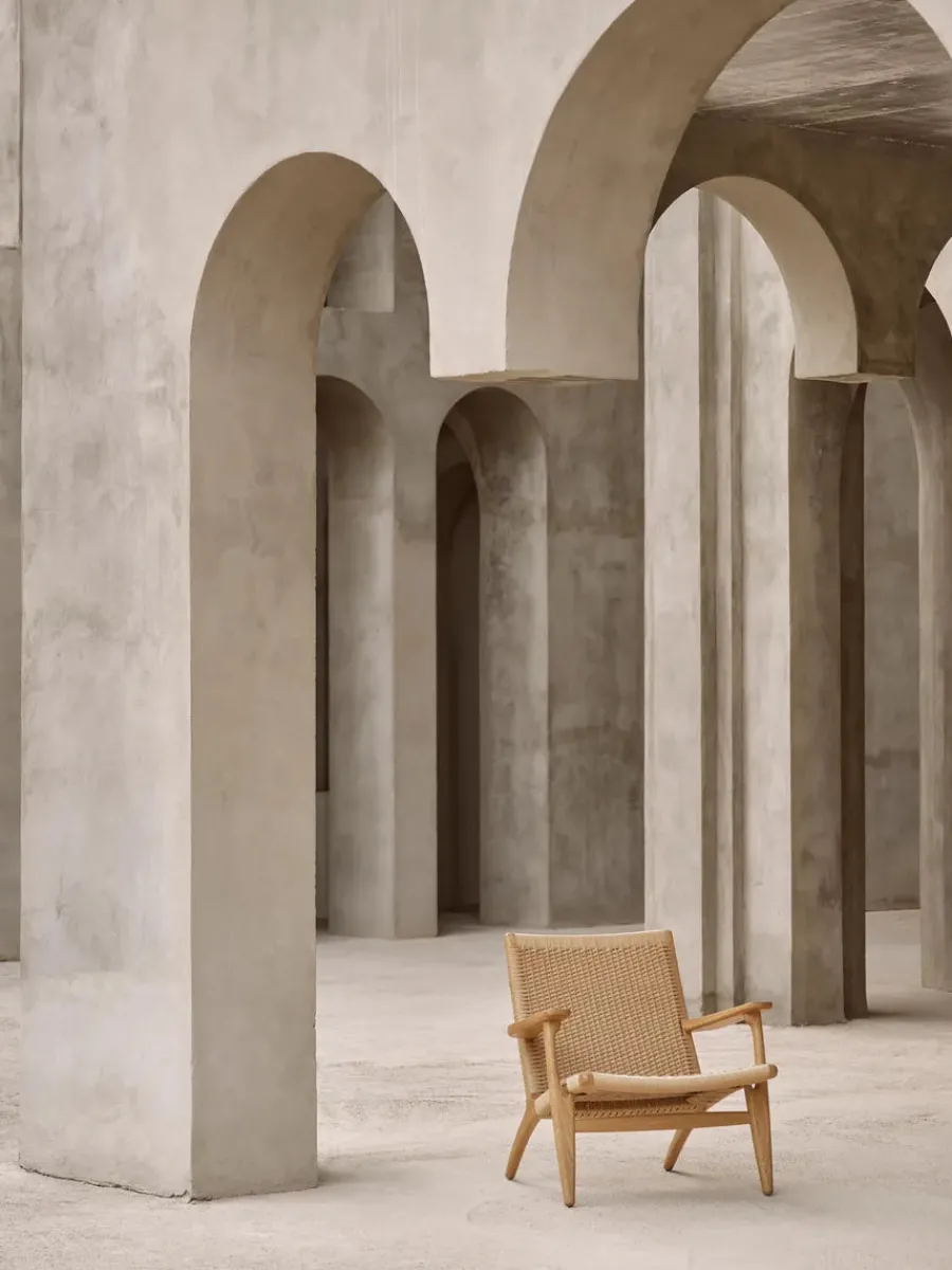 Carl Hansen & Søn CH25 Loungestol, valnød olie af Hans J. Wegner Hot
