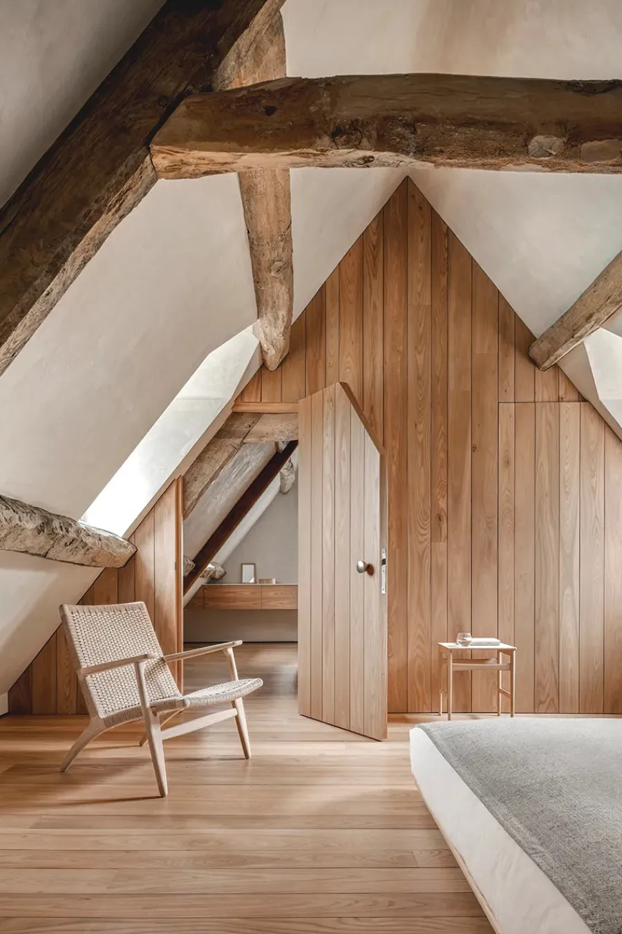Carl Hansen & Søn CH25 Loungestol, valnød olie af Hans J. Wegner Hot