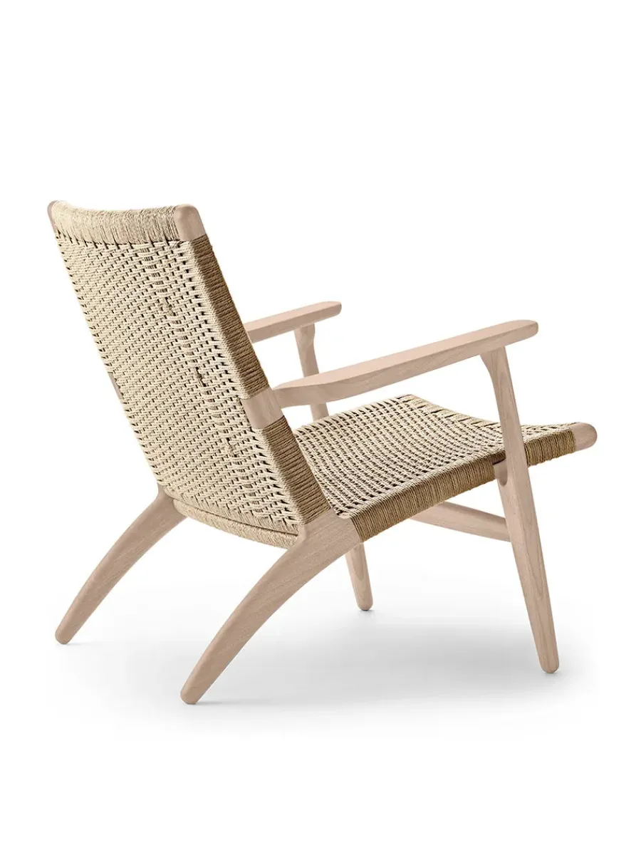 Carl Hansen & Søn CH25 Loungestol, valnød olie af Hans J. Wegner Hot
