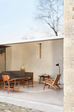 Carl Hansen & Søn CH25 Loungestol, valnød olie af Hans J. Wegner Hot