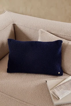 Ferm Living Clean Cushion, deep blue 60x40 fra Outlet
