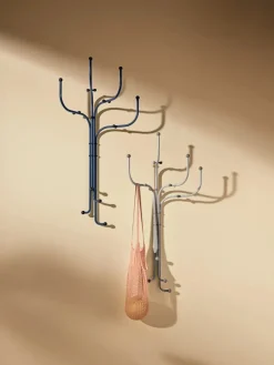 Fritz Hansen Coat Tree Wall fra