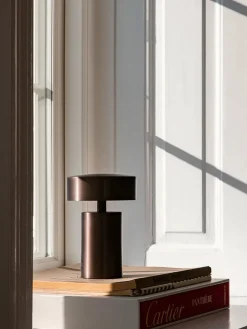 Audo Copenhagen Column Portable Lampe, bronze fra Sale