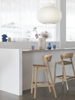 Muuto Cover Counter Stool, oak fra New