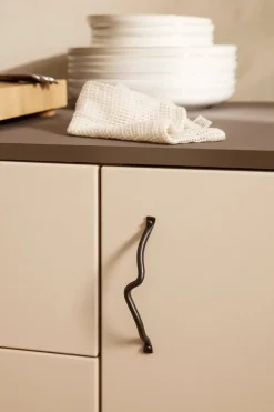 Ferm Living Curvature handle fra Clearance