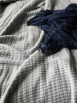 Ferm Living Daze sengetæppe fra Clearance