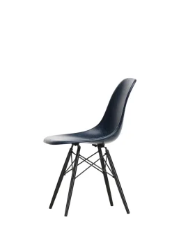 Vitra Eames Fiberglass Chair DSW, sortlakeret ahorn fra Discount