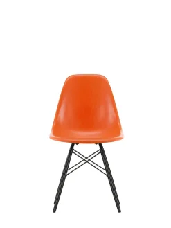 Vitra Eames Fiberglass Chair DSW, sortlakeret ahorn fra Discount