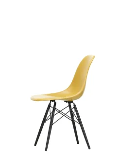 Vitra Eames Fiberglass Chair DSW, sortlakeret ahorn fra Discount