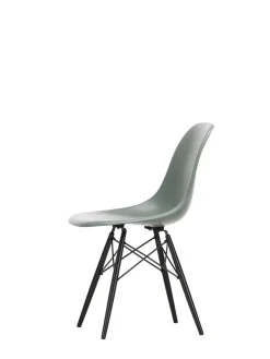 Vitra Eames Fiberglass Chair DSW, sortlakeret ahorn fra Discount