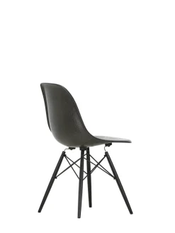 Vitra Eames Fiberglass Chair DSW, sortlakeret ahorn fra Discount