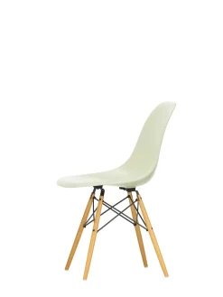 Vitra Eames Fiberglass Chair DSW, lys ahorn fra Hot