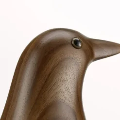 Vitra Eames House Bird, valnød fra