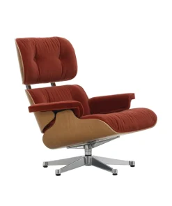 Vitra Eames Lounge Chair, kirsebær, calma brandy inkl. Fodskammel fra New