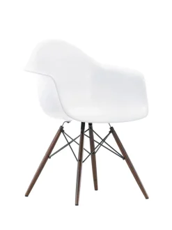 Vitra Eames Plastic Armchair DAW, mørkbejdset ahorntræ fra Clearance