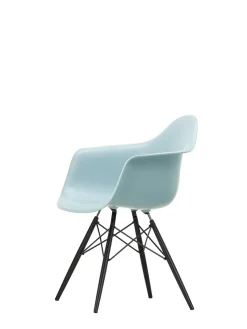 Vitra Eames Plastic Armchair DAW, sortlakeret ahorntræ fra Online