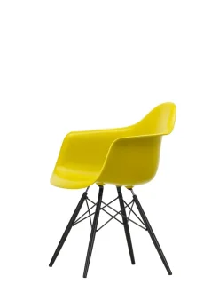 Vitra Eames Plastic Armchair DAW, sortlakeret ahorntræ fra Online