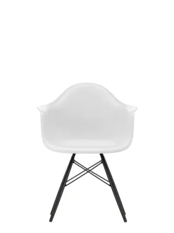 Vitra Eames Plastic Armchair DAW, sortlakeret ahorntræ fra Online