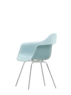 Vitra Eames Plastic Armchair DAX, forkromet fra Best