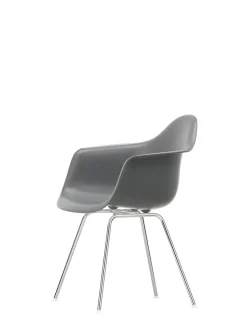 Vitra Eames Plastic Armchair DAX, forkromet fra Best