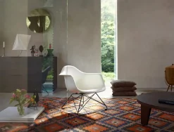 Vitra Eames Plastic Armchair LAR, sortlakeret fra Best
