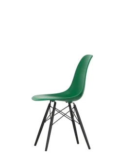 Vitra Eames Plastic Side Chair DSW, sortlakeret ahorntræ fra New