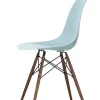 Vitra Eames Plastic Side Chair DSW, mørkbejdset ahorntræ fra Clearance