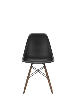 Vitra Eames Plastic Side Chair DSW, mørkbejdset ahorntræ fra Clearance