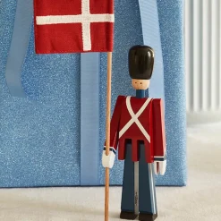 Kay Bojesen Fanebærer med tekstilflag, mini af Sale