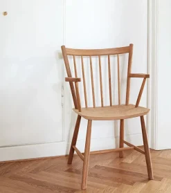 HAY FDB J42 Stol med armlæn fra New