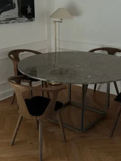 New Works Florence Spisebord Ø145, gris du marais/beige grey fra Online