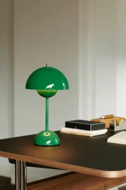 &Tradition Flowerpot Portable VP9 Bordlampe af Verner Panton